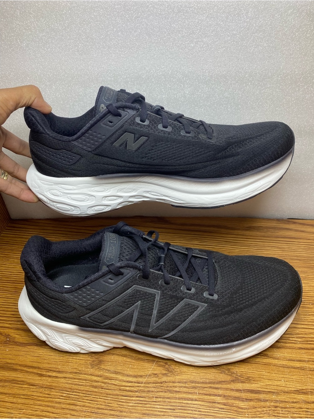 New Balance Fresh Foam X 1080 v14 Men's Running Shoes Black White Size 11.5 Wide